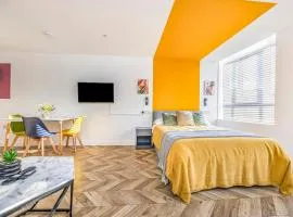 Central Modern Studio Apartment