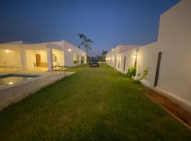 Residencial puerta del lago-4dormitorios en suite, Hotel in San Bernardino