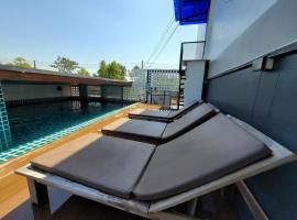 เดอะไวด์ มอเกษตร, hotel with pools in Ban Chiang Khrua