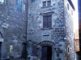 Studio indépendant contre la Cathedrale