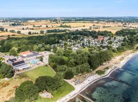 First Camp Bøsøre Strand Feriepark, hotel v destinaci Hesselager
