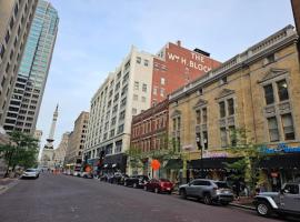 #5 Downtown Free Parking- Walk to Gainbridge, Lucas Oil, Conv Cntr、インディアナポリスのホテル