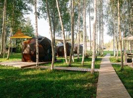 Jõemetsa에 위치한 호텔 LES Glamping