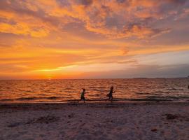 Happy Camp Mobile Homes in S'Ena Arrubia Camping Village, hotel ad Arborea