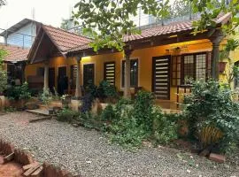 Aroni homestays