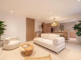 Stylish & Spacious Flat near the Beach by HostWise