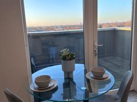Beautiful 1 Bd Top floor Terraced Apartment, hotel in Barking