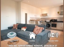 Écrin Moderne, hotell sihtkohas Décines-Charpieu