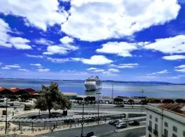 Very Sunny apartment with large balcony 3rd floor