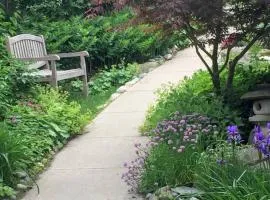 A Peaceful Oasis on Munjoy Hill - 3BR Cottage & Parking