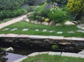 Peaceful Oasis on Munjoy Hill 2nd flr 3BR parking