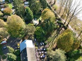 Das Wiesenhaus Koeln, luxusn&iacute; kemp v Kol&iacute;ně