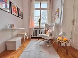 Cozy apartment in historic villa