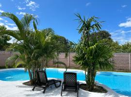 Bravo paraiso azul beach house, hotel v destinaci Savegre