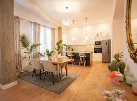 Habitación con Terraza y Baño Privado y Comodidades Compartidas