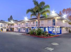 Motel 6 Hayward, CA- Silicon Valley Gateway，位于海沃德海沃德行政机场 - HWD附近的酒店