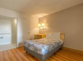 Motel 6 Hayward, CA- Silicon Valley Gateway