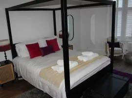 King Charles Family House & Hot Tub