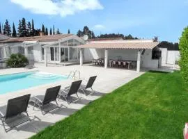 Villa spacieuse et élégante à Meynes avec piscine privée