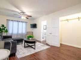 Charming 1-Bedroom Near Beverly Hills & Pico Dining