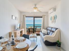 ROSE I Vistas and direct access to the sea Mijas Costa, hotel in Málaga