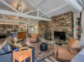 Waterfall House-Riverfront-Bbq-sleeps Four