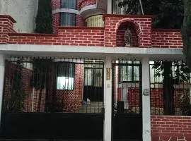 Peaceful Central Family Home