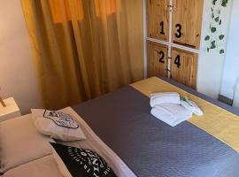 Mora Hostel, hotelli kohteessa Mendoza
