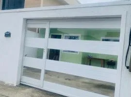 Casa pra temporada 3 quartos 10 km de Cabo frio