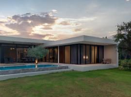 Hakuna Matata Villas Phrae, Hotel in Rong Kwang