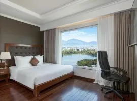 Samdi Grand Danang、ダナンにあるダナン国際空港 - DADの周辺ホテル