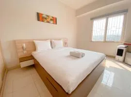 Great Deal Studio Room at Pinewood Jatinangor Apartment By Travelio