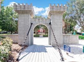 The Pink House at Windsor Hills, maison en bord de lac à Orlando