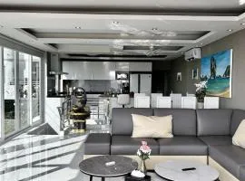Sawansa 33B 425m2 Luxury Seaview Pool near Beach