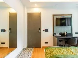 Hotel Mayur C R Park - Greater Kailash New Delhi
