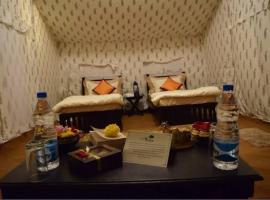 Aadi Home Stay AND TENT HOUSE, hotel v destinaci Prayagraj