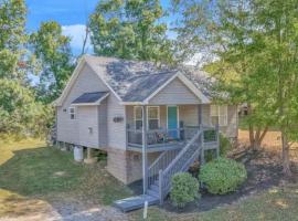 Whiskey River Lake Retreat, hotel s v&iacute;rivkou v destin&aacute;cii Taylorsville