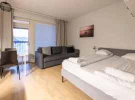Prestigious Apartment & Enjoy Waterfront Living