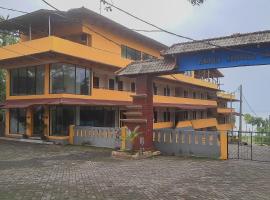 RedDoorz at Hotel Kumala Pelabuhanratu, hotel v destinaci Tjikakaka