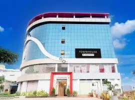 Super Townhouse Shobhagpura Formerly Fragrance Hotel