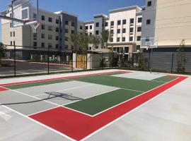 Staybridge Suites Irvine - John Wayne Airport by IHG, hotel v destinácii Irvine