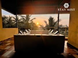 StayMist - Ocean Lemon Pool Villa with Jacuzzi – hotel w mieście Alibag