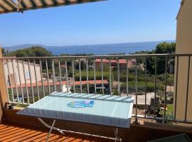 Bandol Apartment T2 Sea View Exceptional, hotel v mestu Bandol