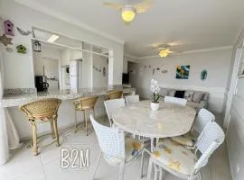 Amplo apartamento no coração da Cidade, quadra mar
