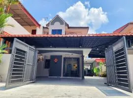 Ipoh 168 Taman Pelangi, Persiaran Halaman AMPANG Ipoh