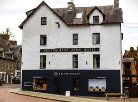 The Breadalbane Arms Room Only Hotel, hotel v destinaci Aberfeldy