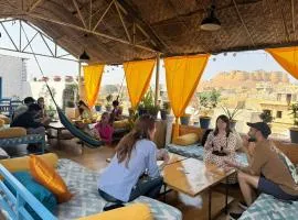 Jaisalmer Hostel Crowd