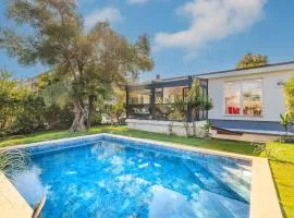 Jacaranda Cottage