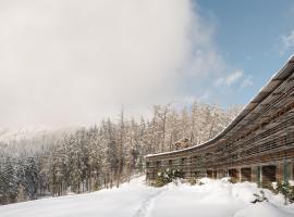 Vigilius Mountain Resort, Hotel in Lana