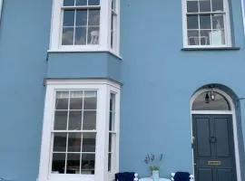 Nant Llys - Spectacularly placed with sea views